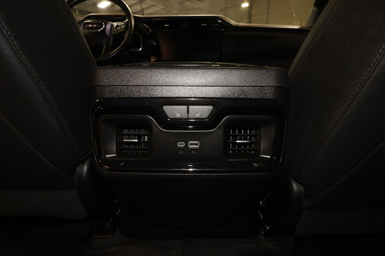 Used 2024 GMC Sierra 1500 AT4 w/ Technology Package AWD/4WD image 32