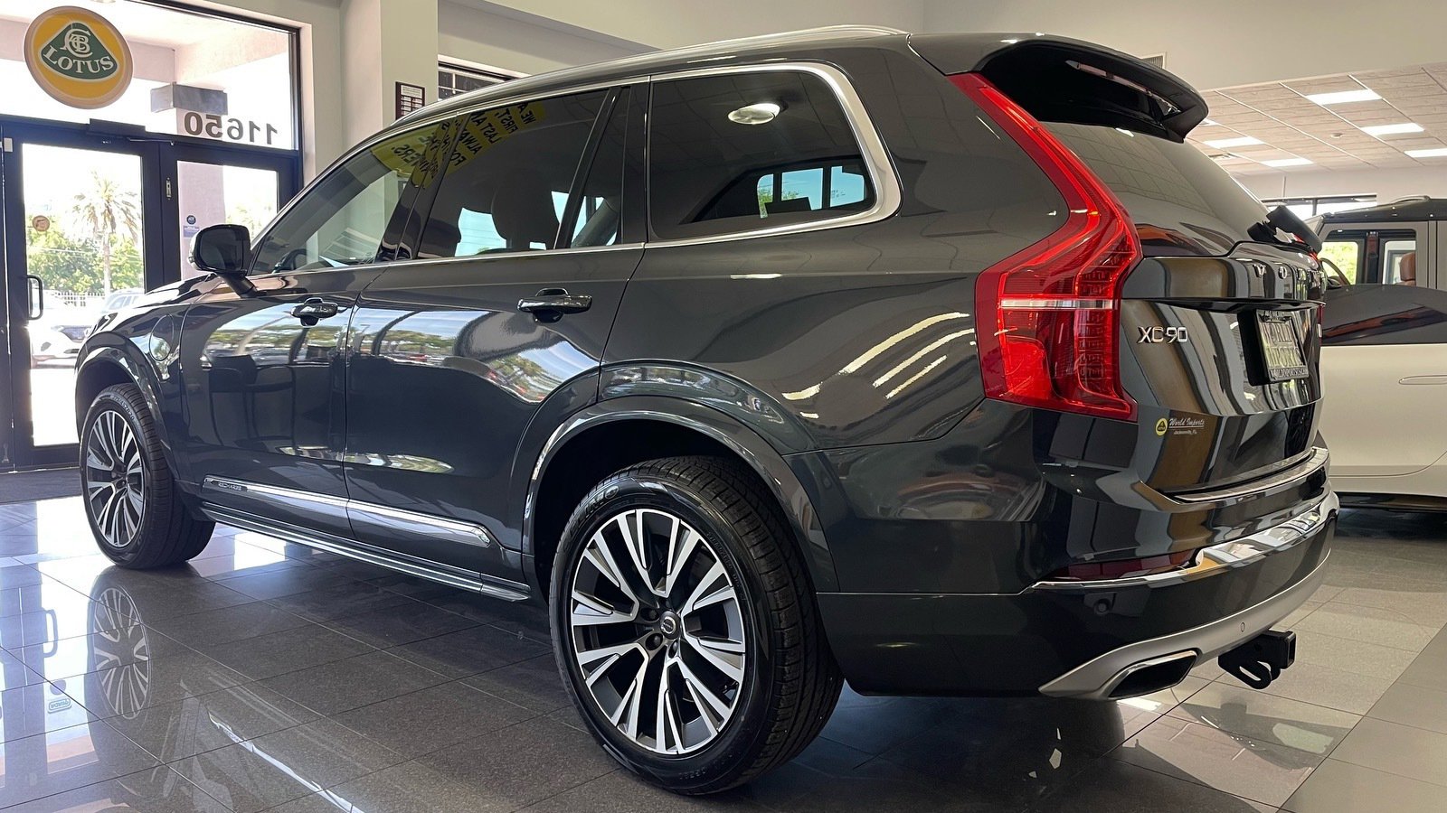 Used 2021 Volvo XC90 T8 Inscription Expression w/ Protection Package Premier AWD/4WD image 3