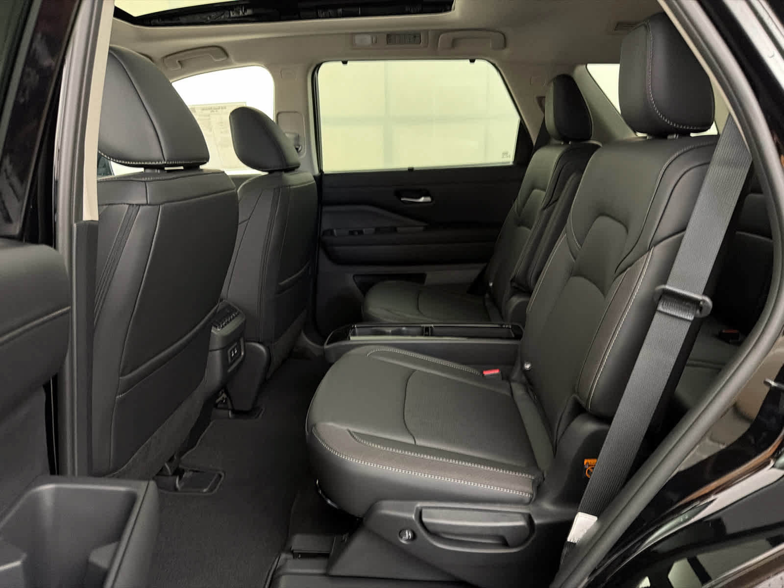 New 2026 Nissan Pathfinder SL w/ SL Premium Package FWD image 16