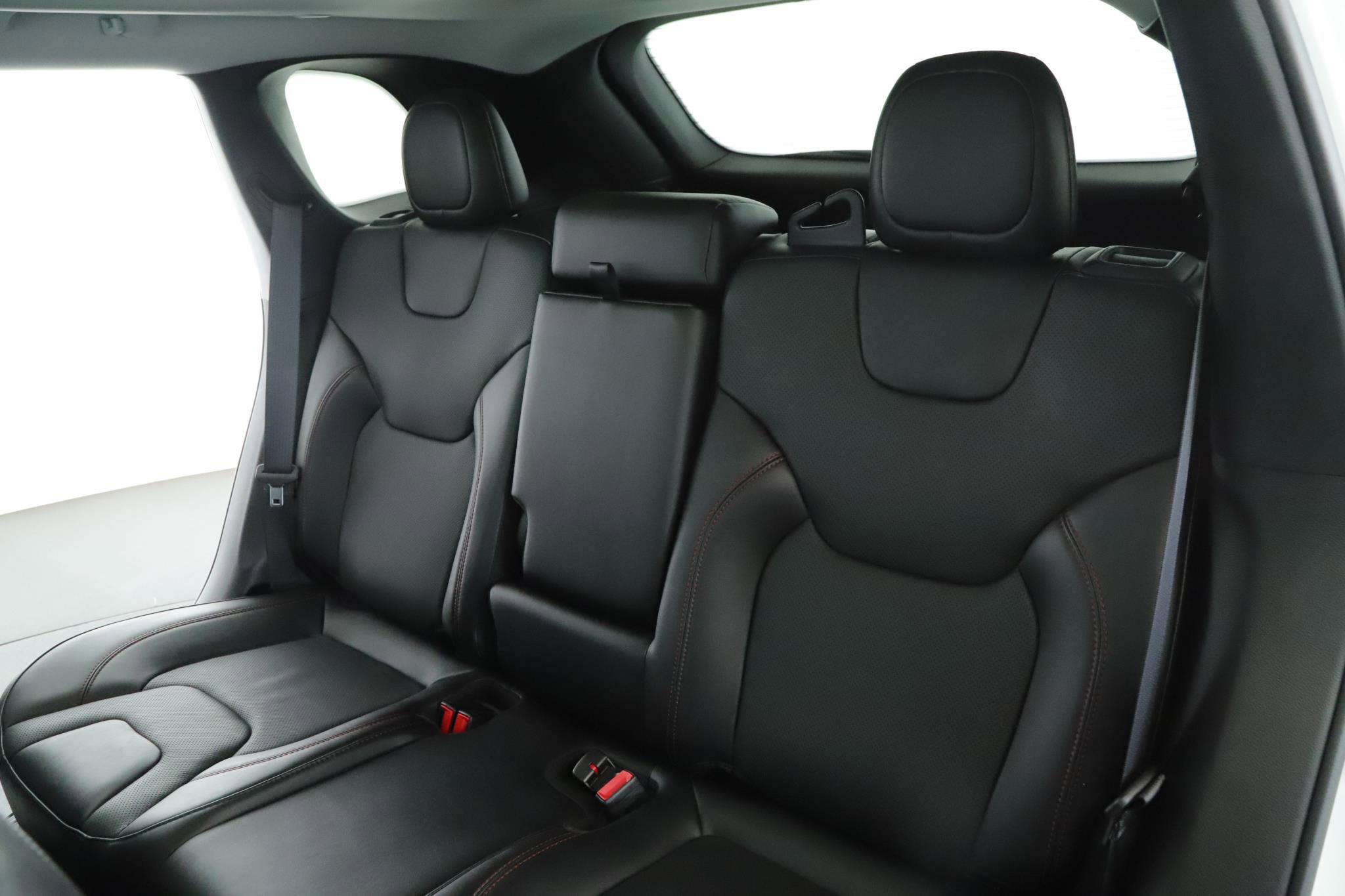 Used 2023 Jeep Cherokee Trailhawk w/ Sun & Sound Group image 6