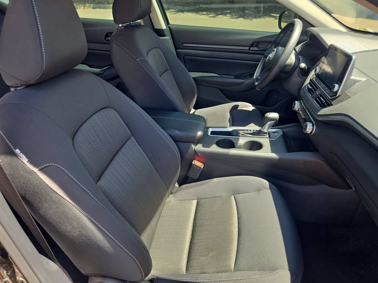 Used 2025 Nissan Altima 2.5 S FWD image 10
