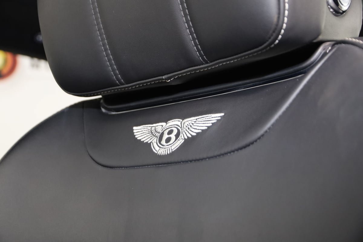 Used 2018 Bentley Bentayga AWD/4WD image 37