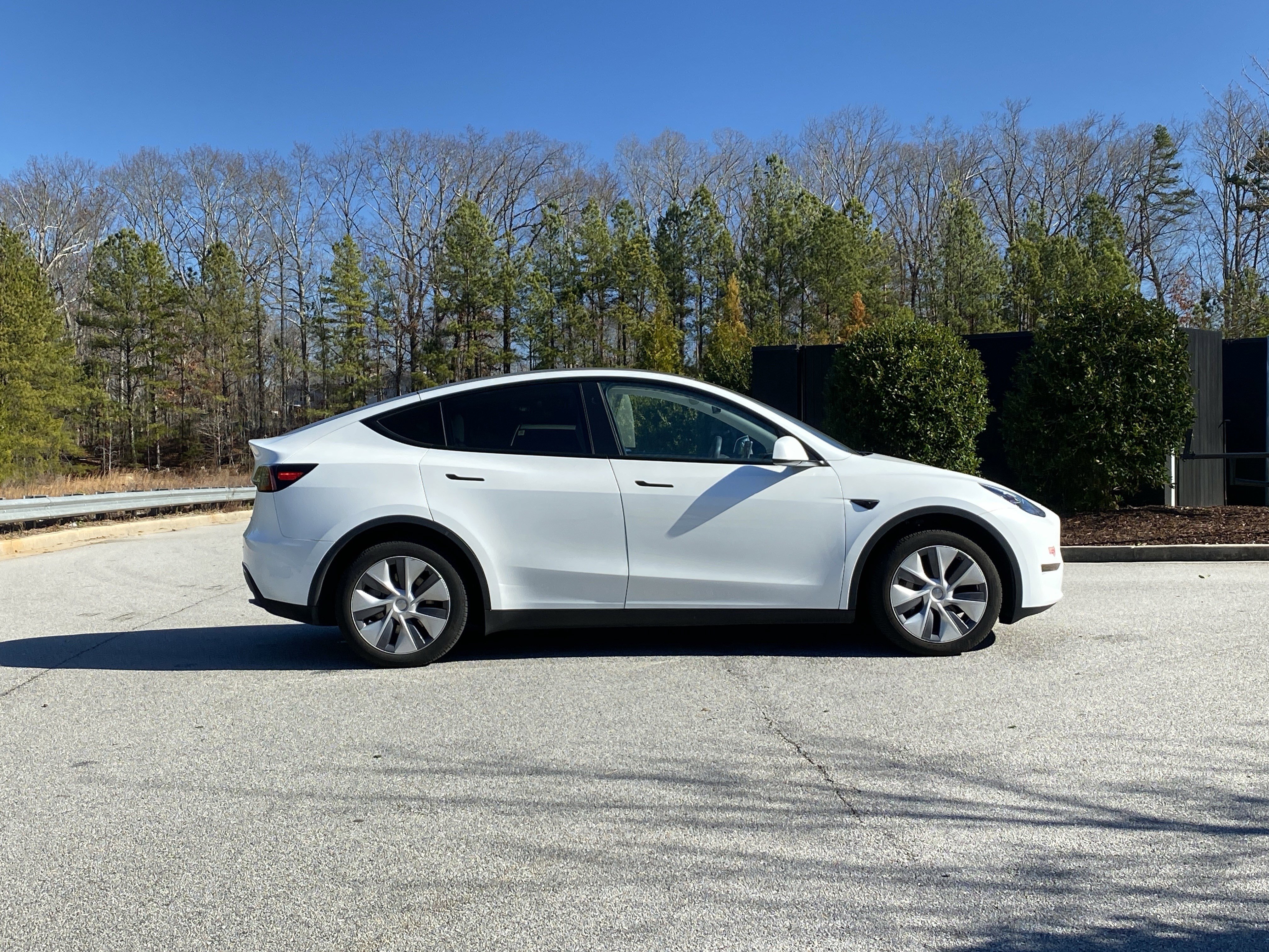 Used 2023 Tesla Model Y Long Range image 16