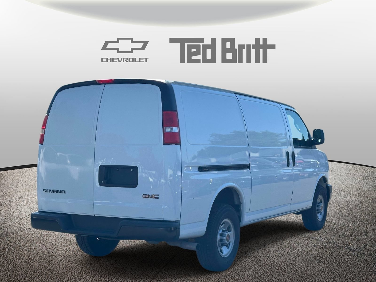Used 2024 GMC Savana 2500 w/ Driver Convenience Package RWD image 4