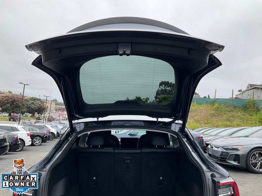 Used 2022 Tesla Model Y Performance AWD/4WD image 9