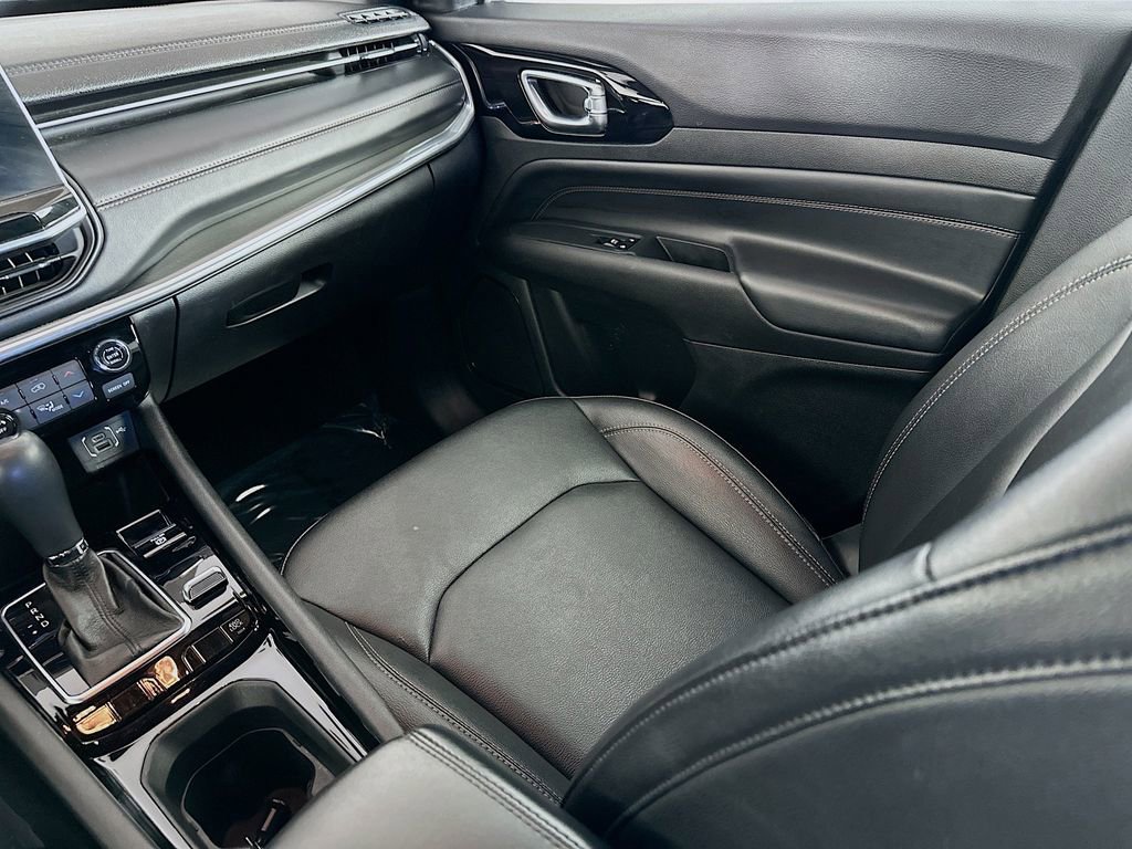 Certified 2023 Jeep Compass Limited image 34