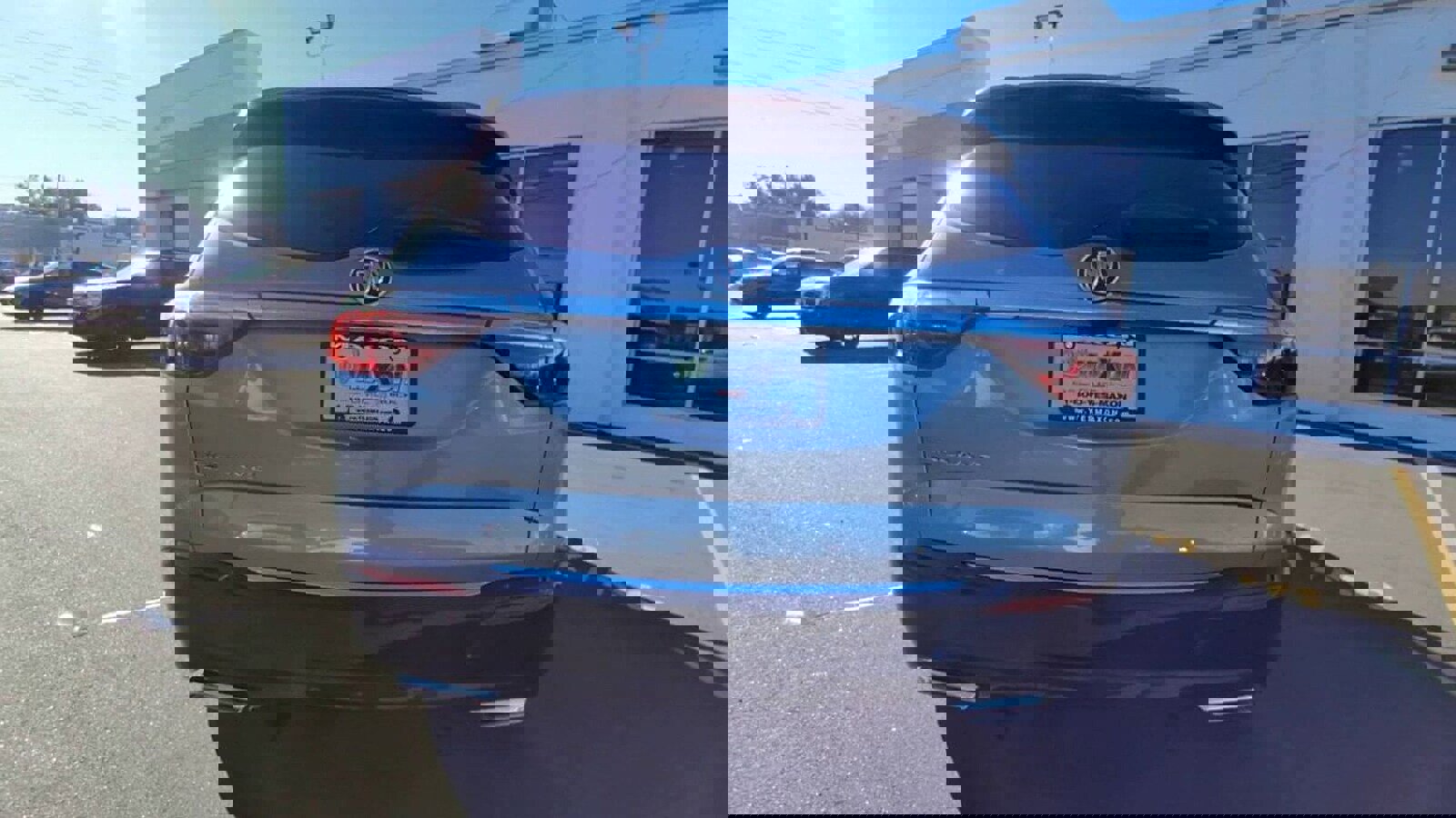 Certified 2024 Buick Enclave Essence w/ Technology Package image 3