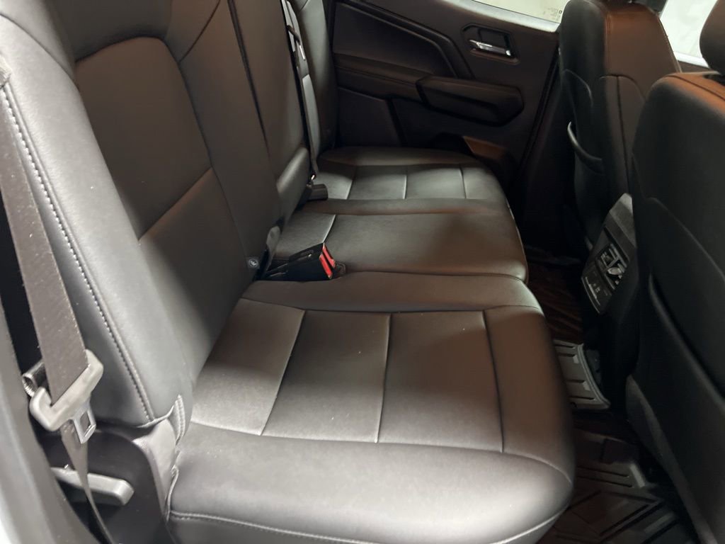 Used 2025 Chevrolet Colorado LT w/ LT Convenience Package image 14