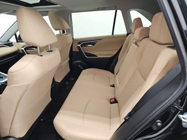 Used 2019 Toyota RAV4 XLE w/ Convenience Package image 30