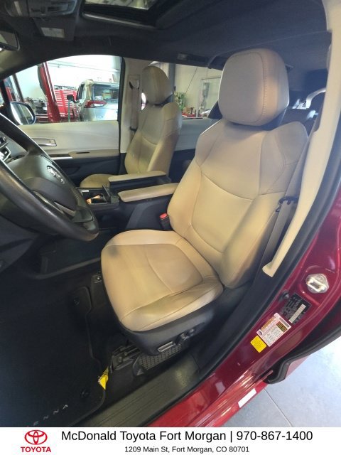 Used 2021 Toyota Sienna XLE FWD image 12