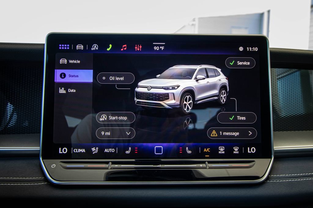 New 2026 Volkswagen Tiguan SE R-Line FWD image 45