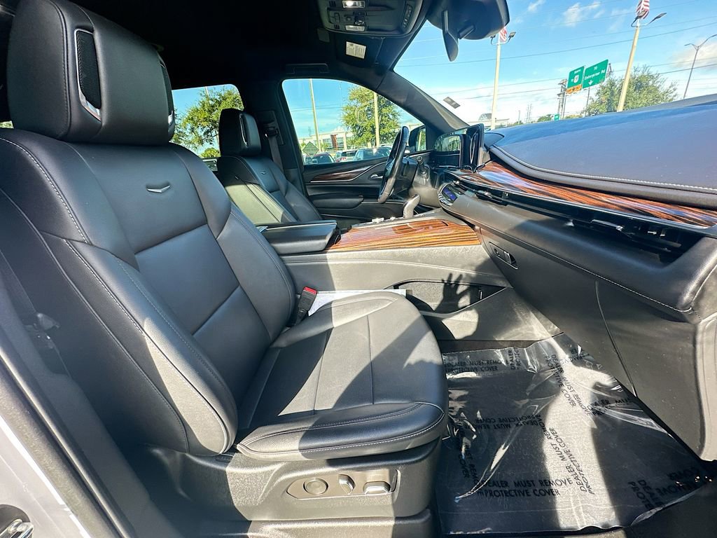 Used 2022 Cadillac Escalade Luxury image 28