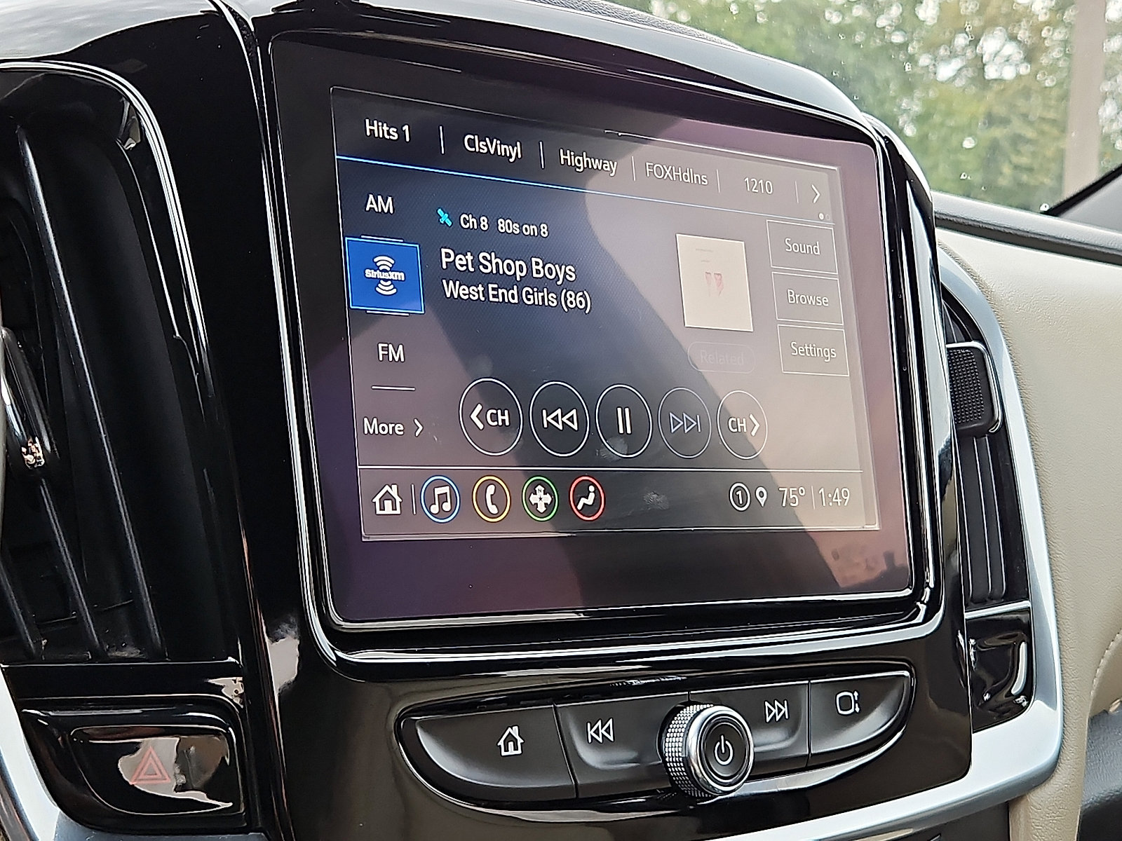 Certified 2023 Chevrolet Traverse LT w/ Rear Camera Mirror Package image 16