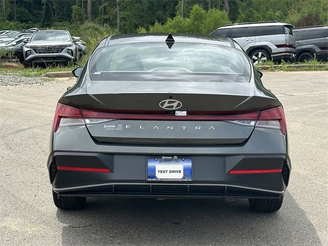 Used 2024 Hyundai Elantra SEL w/ Convenience Package image 5