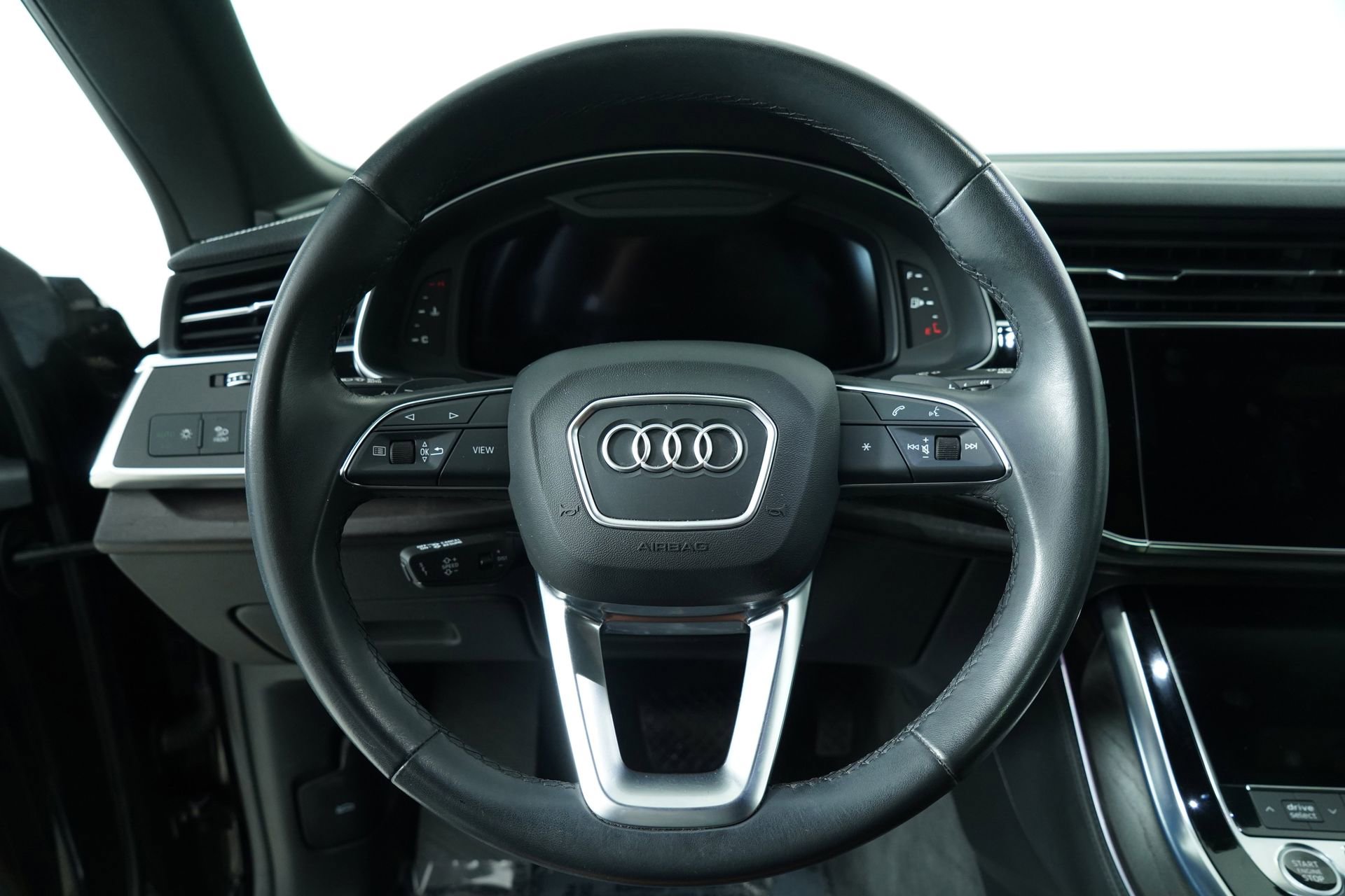 Certified 2023 Audi Q8 Premium Plus image 32