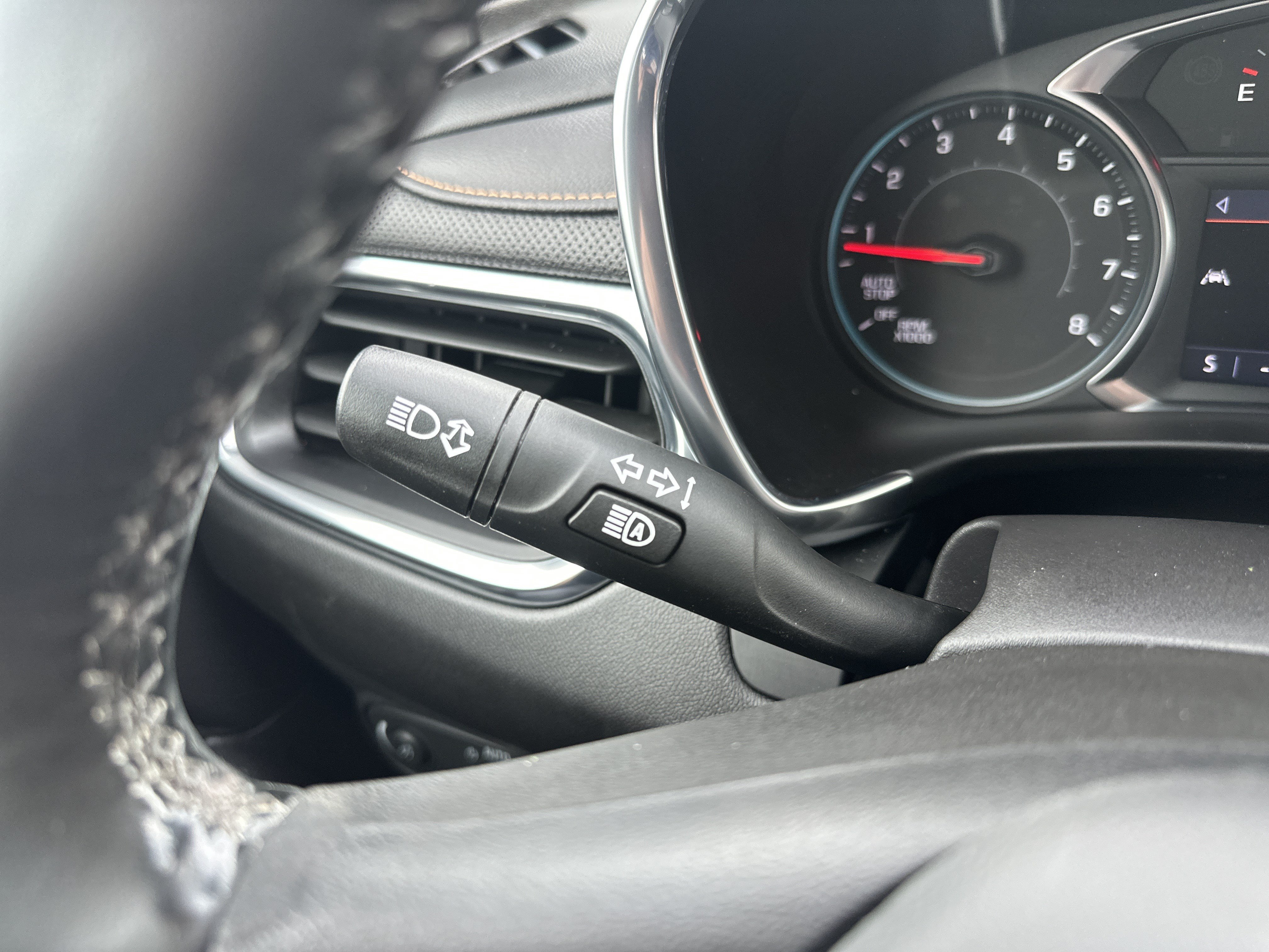 Used 2024 Chevrolet Equinox Premier FWD image 25