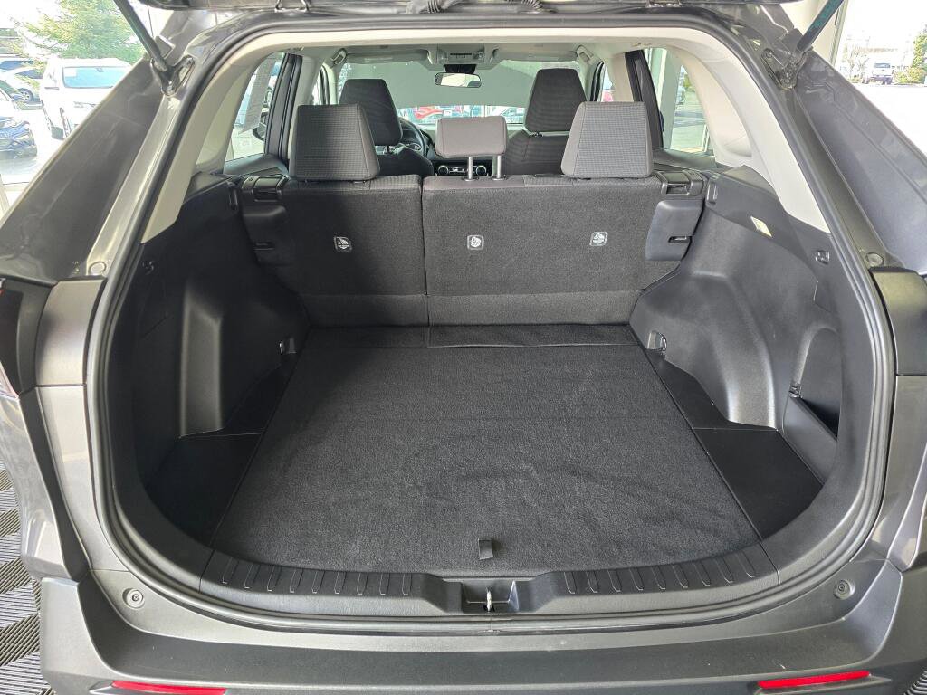 Used 2025 Toyota RAV4 LE image 16