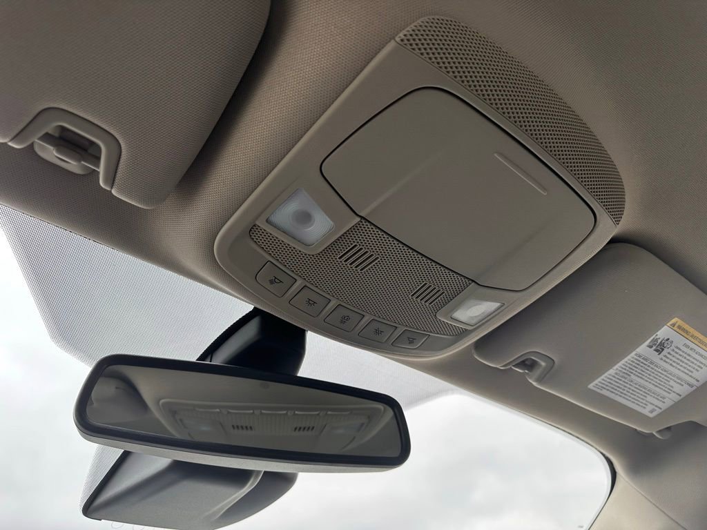 Used 2020 Ford Fusion SE image 24