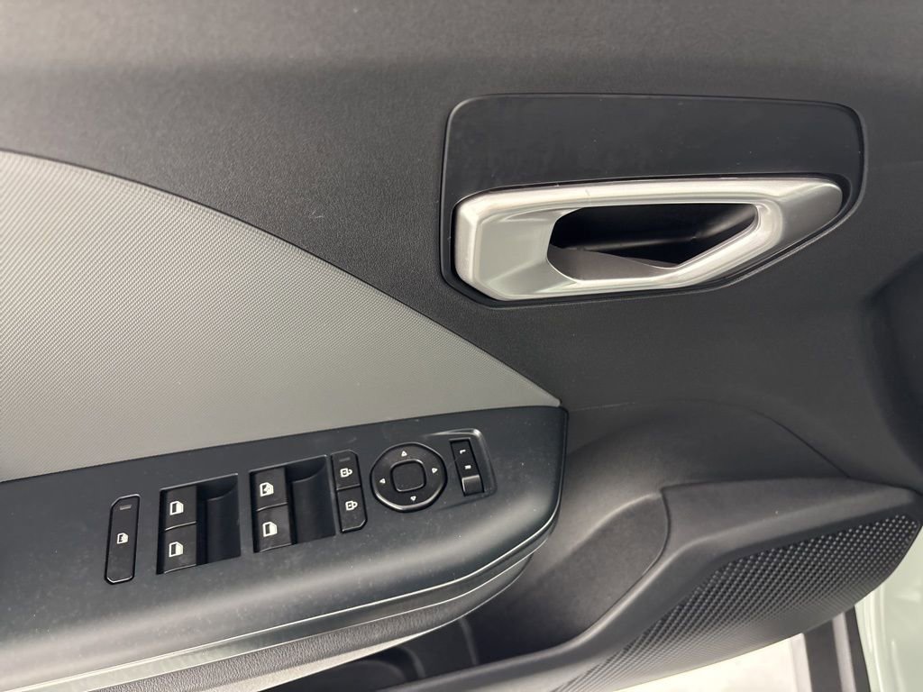 New 2026 Kia K4 LXS image 18