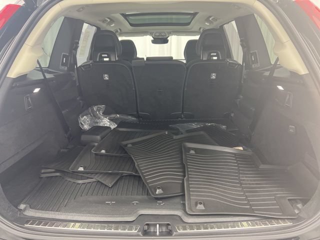 Used 2025 Volvo XC90 B6 Ultra w/ Protection Package Premier AWD/4WD image 12