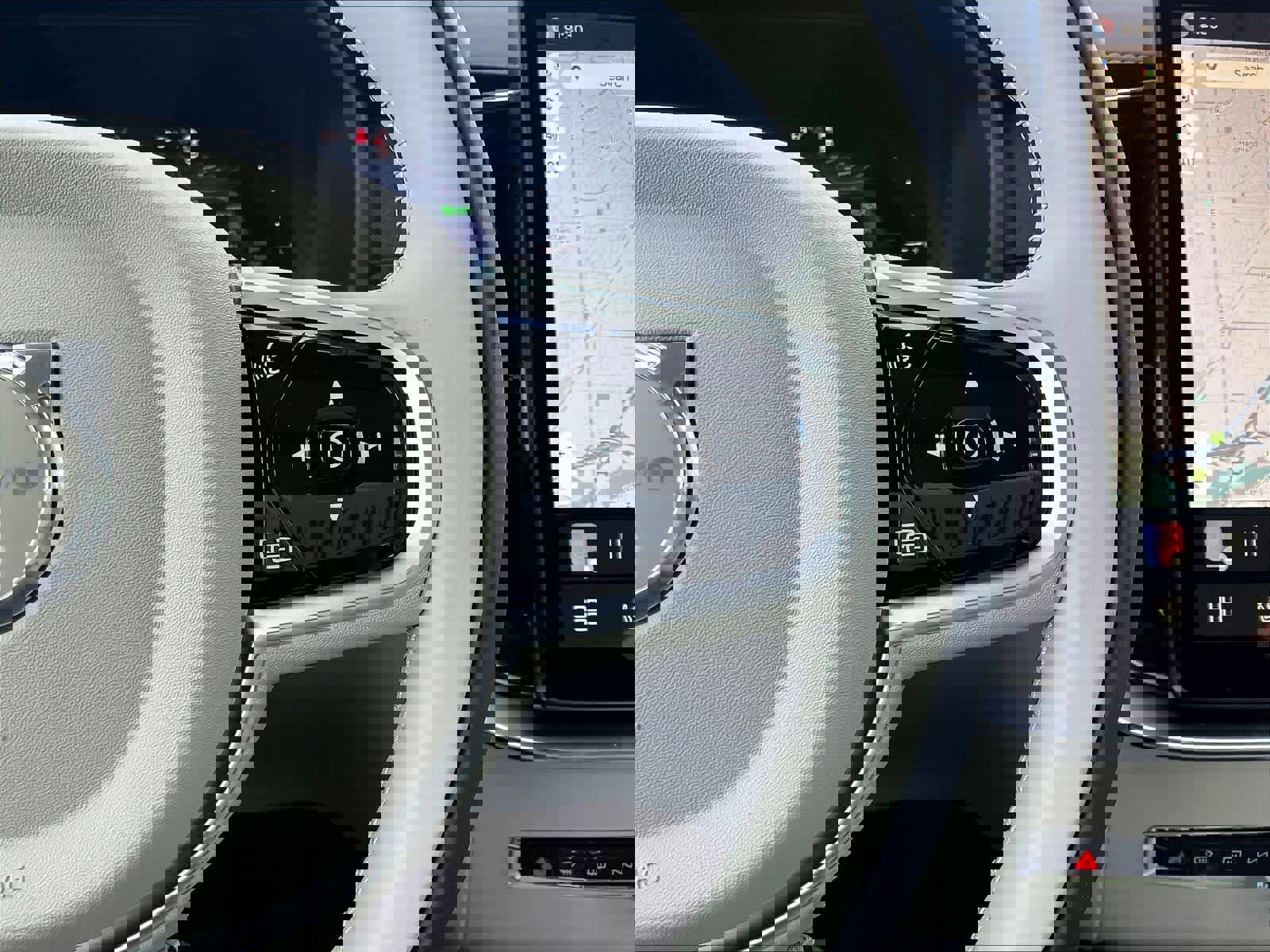 New 2026 Volvo XC90 T8 Ultra w/ Protection Package Premier image 18