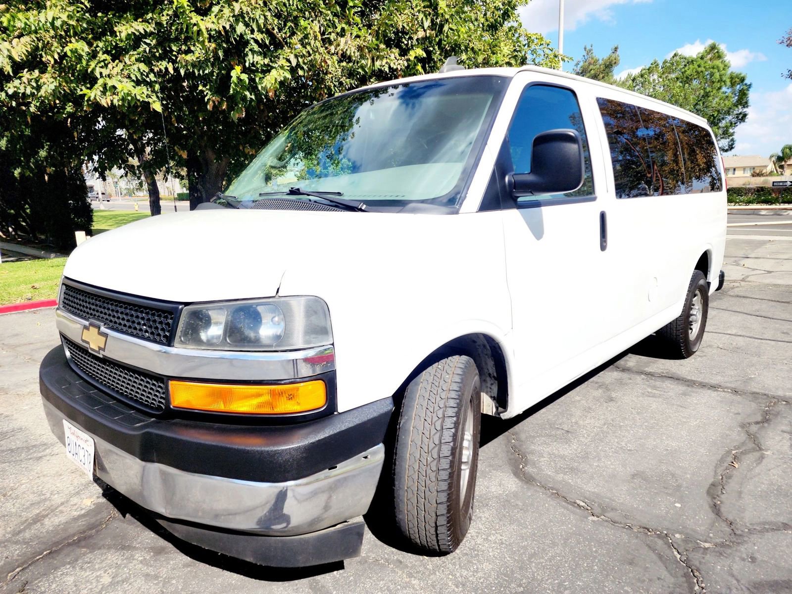 Used 2018 Chevrolet Express 2500 LT w/ LT Preferred Equipment Group image 3