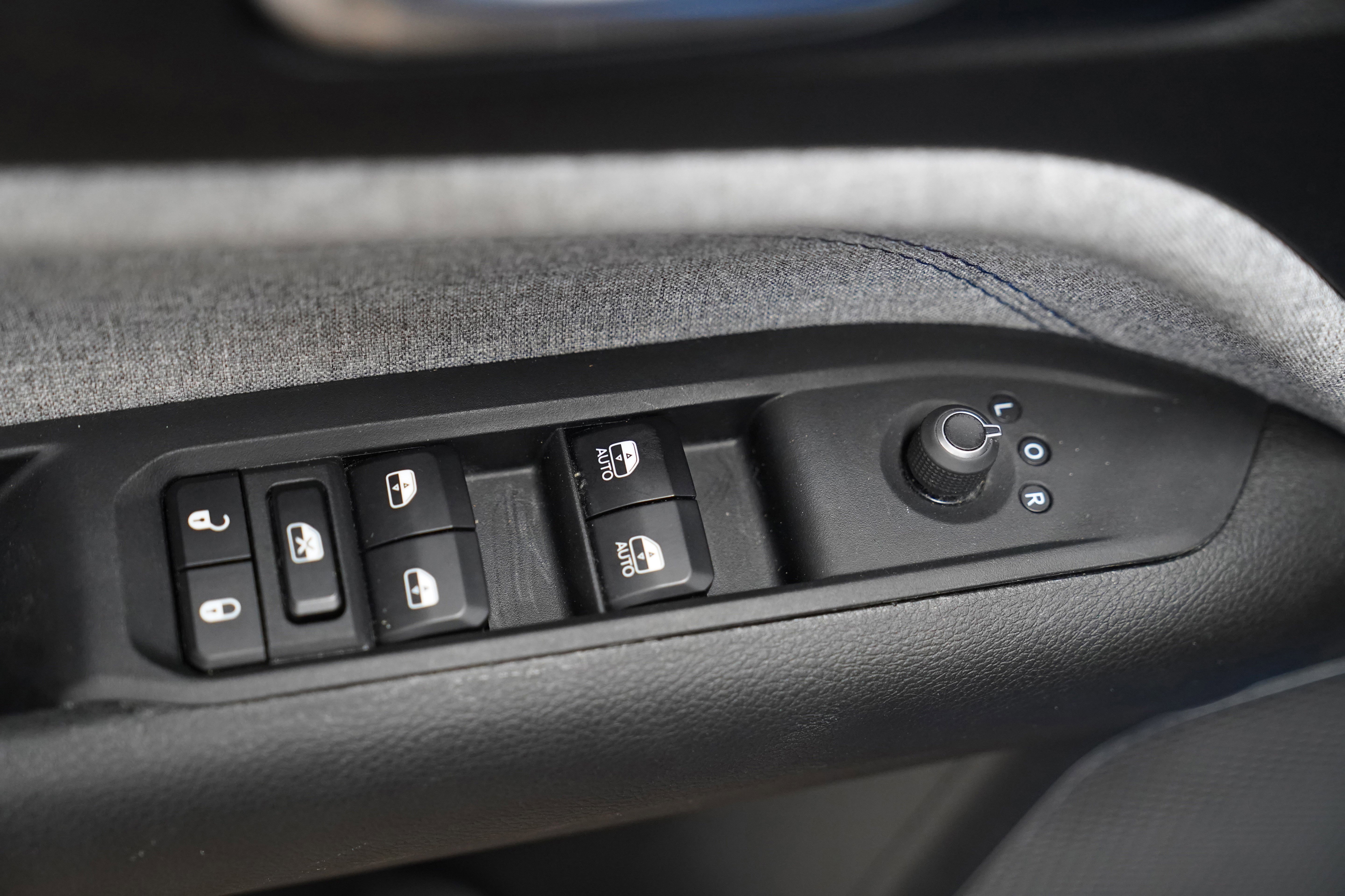 Certified 2024 Jeep Compass Latitude w/ Altitude Special Edition image 17