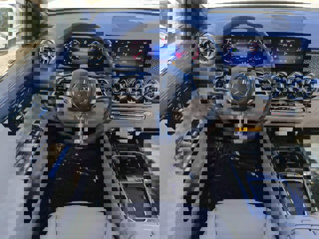 Used 2025 Mercedes-Benz GLB 250 GLB 250 image 16