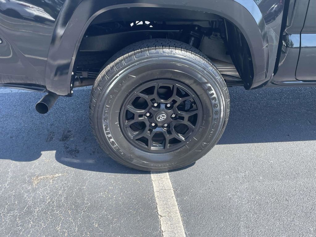 Used 2022 Toyota Tacoma SR5 w/ Technology Package RWD image 10
