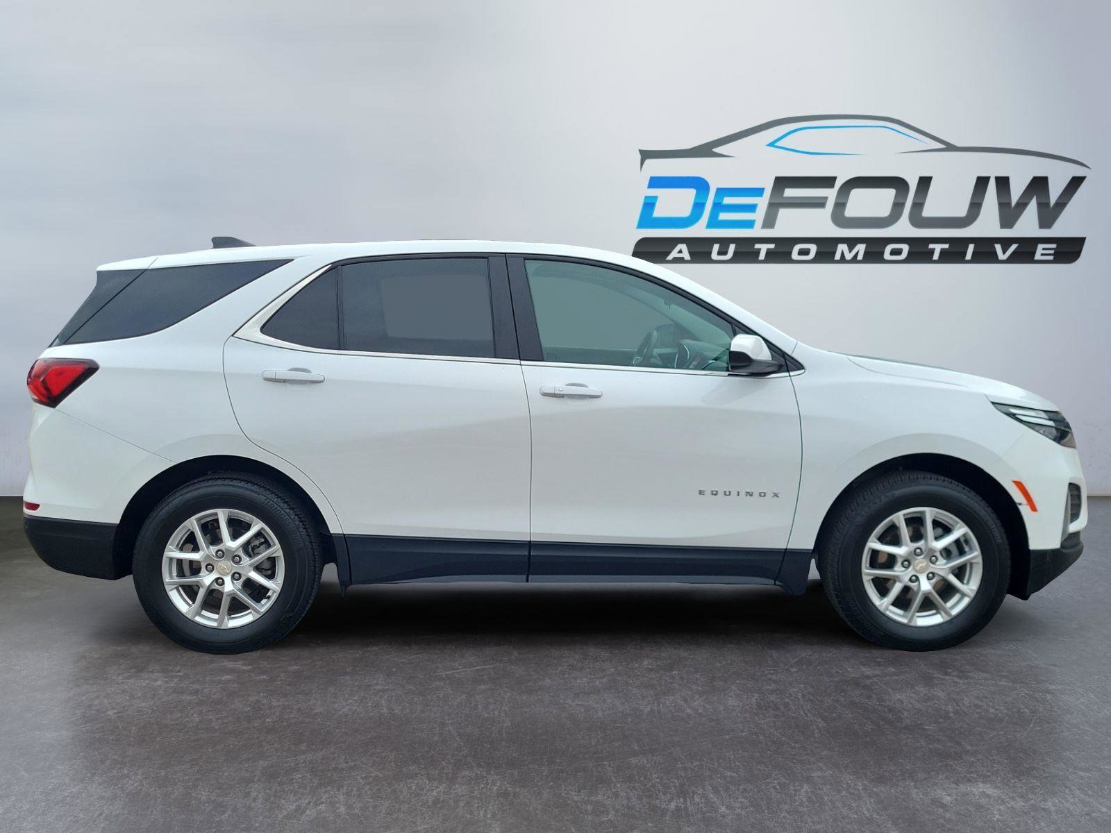 Used 2024 Chevrolet Equinox LT image 2
