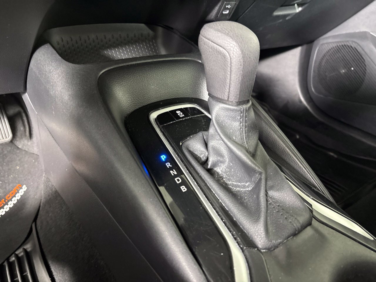Used 2025 Toyota Corolla LE FWD image 19
