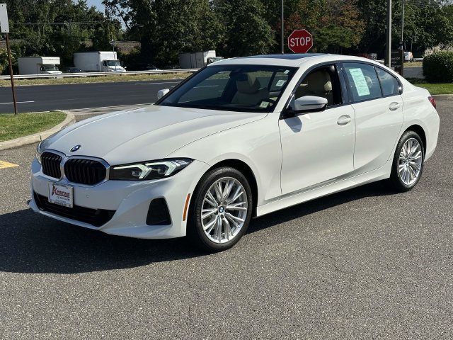 Used 2023 BMW 330i xDrive Sedan w/ Premium Package AWD/4WD image 4