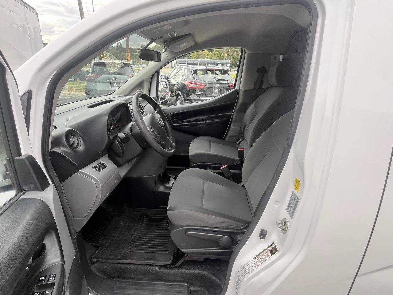 Used 2019 Nissan NV200 SV w/ Back Door Glass Package FWD image 11