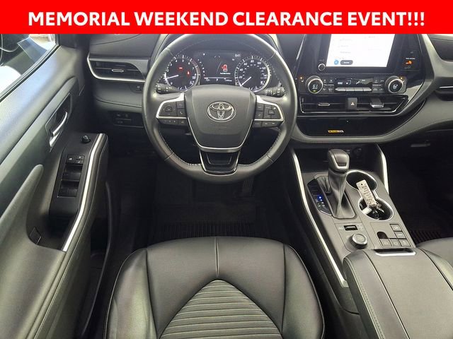 Used 2023 Toyota Highlander XSE AWD/4WD image 13