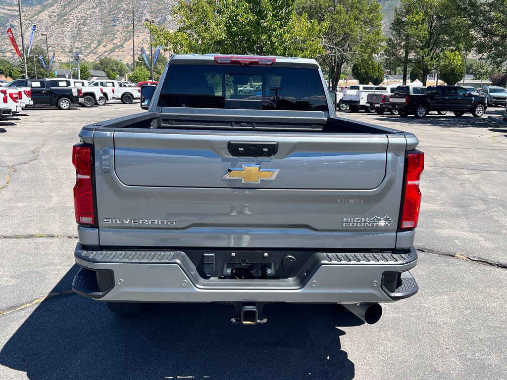 Used 2024 Chevrolet Silverado 3500 High Country w/ High Country Premium Package AWD/4WD image 10