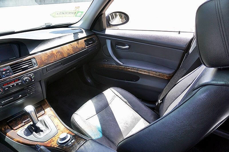 Used 2006 BMW 325i Sedan RWD image 22