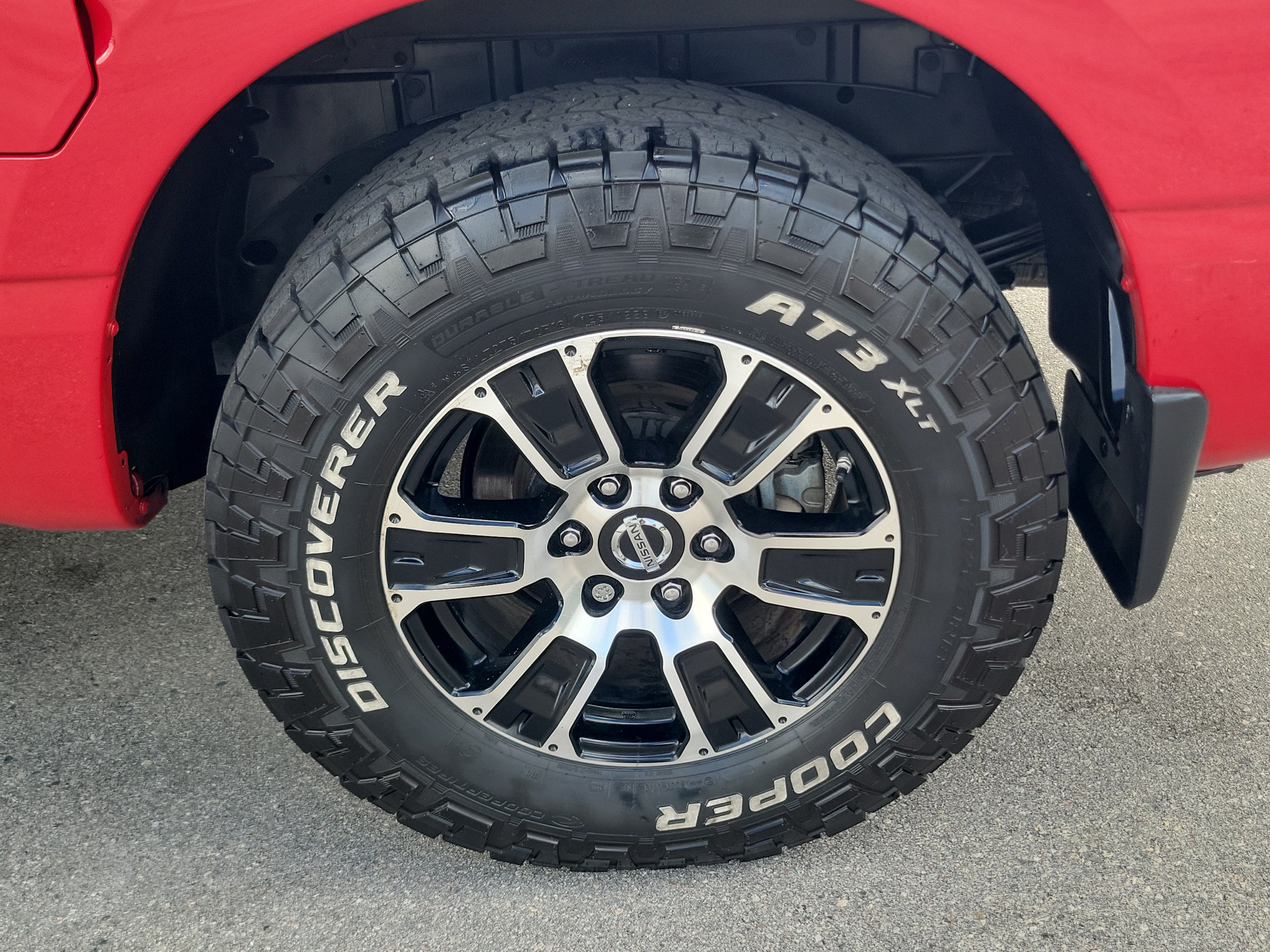 Used 2021 Nissan Titan SV w/ SV Convenience Package AWD/4WD image 31