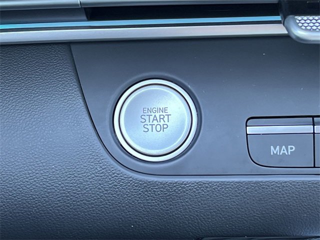 Used 2024 Hyundai Elantra Limited image 11