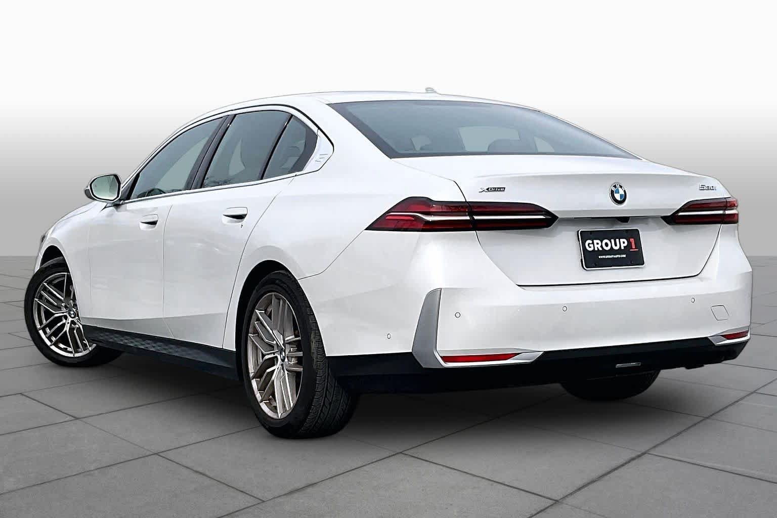 Used 2025 BMW 530i xDrive AWD/4WD image 11