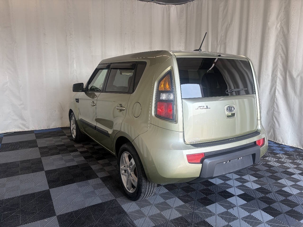 Used 2011 Kia Soul + w/ Audio Pkg FWD image 5
