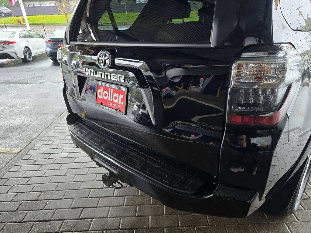 Used 2024 Toyota 4Runner SR5 Premium w/ Moonroof Package AWD/4WD image 16