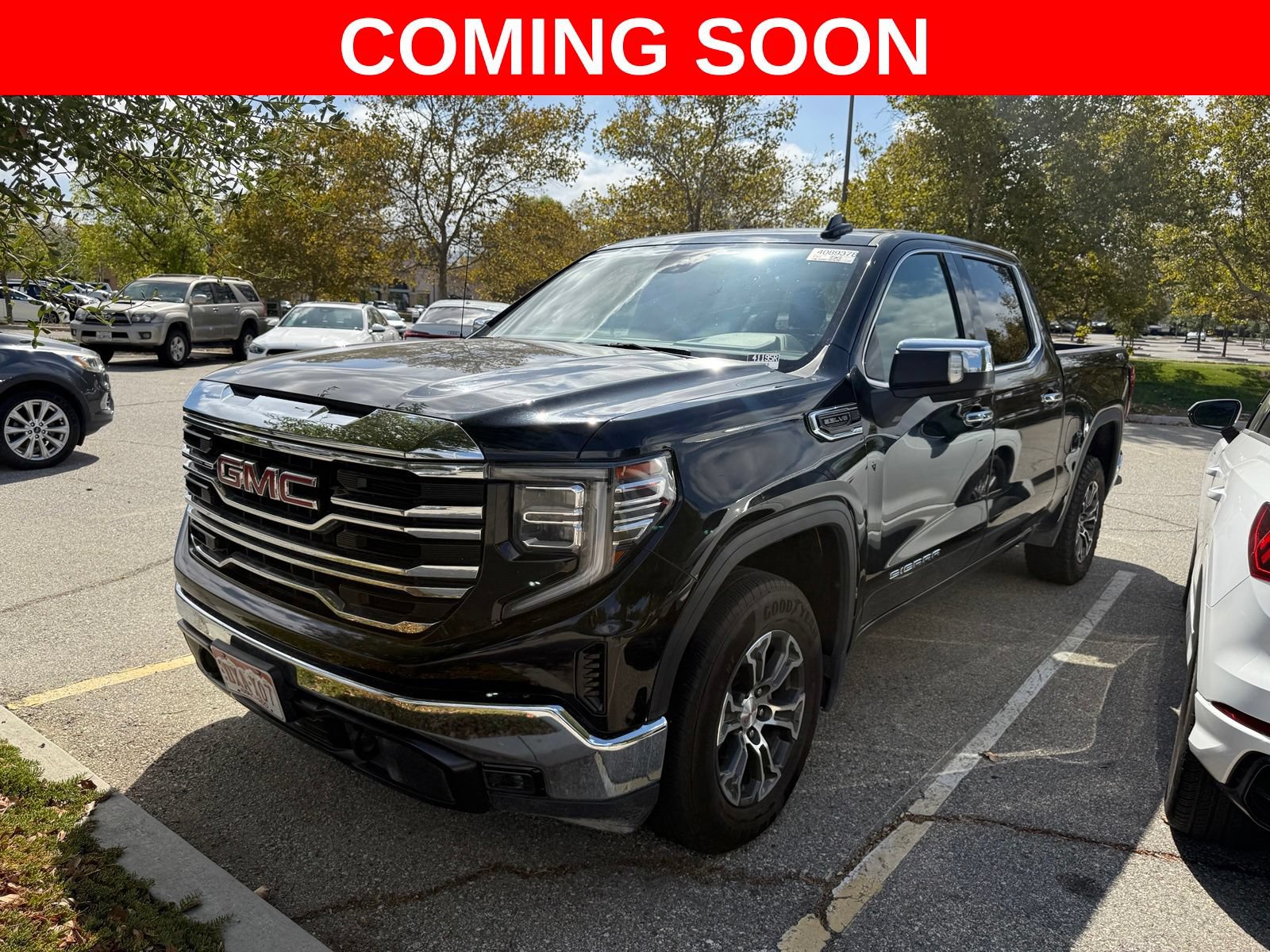 Used 2025 GMC Sierra 1500 SLT AWD/4WD image 1