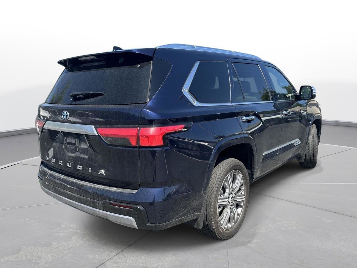 Used 2024 Toyota Sequoia Capstone AWD/4WD image 6