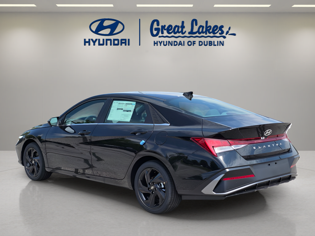 New 2026 Hyundai Elantra SEL Sport Premium FWD image 3