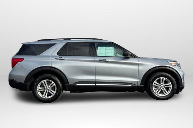 Certified 2022 Ford Explorer XLT image 4