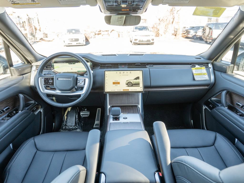 New 2026 Land Rover Range Rover SE image 17