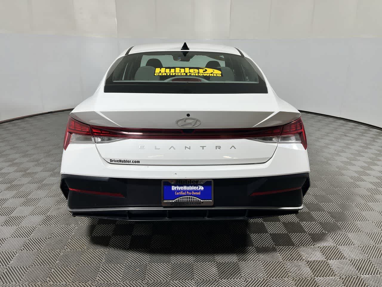 Used 2025 Hyundai Elantra SEL FWD image 7