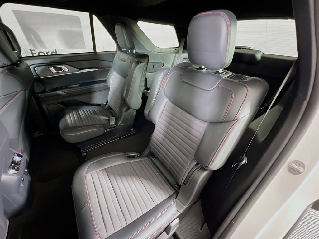 New 2026 Ford Explorer ST-Line w/ ST-Line Street Pack image 31
