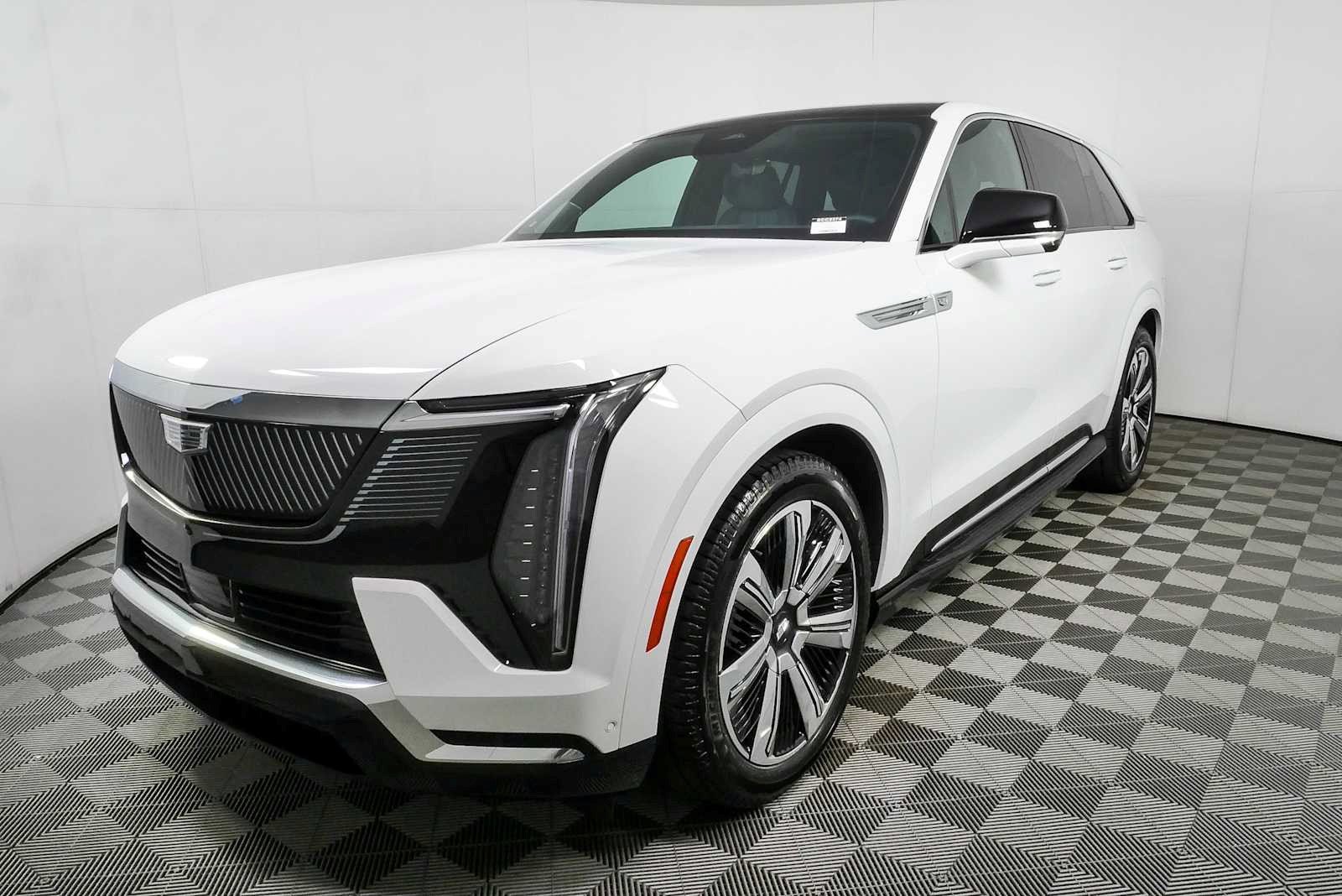 Certified 2025 Cadillac Escalade IQ Luxury 2 w/ LPO, Premium Carpet Package AWD/4WD image 28