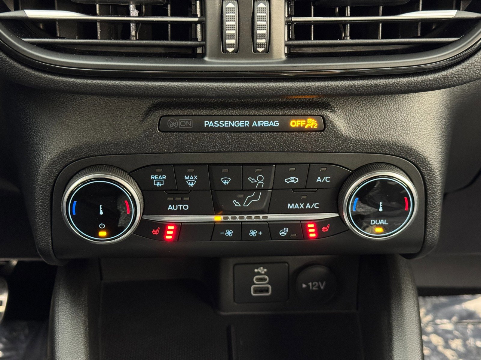 Used 2024 Ford Escape ST-Line Select image 28